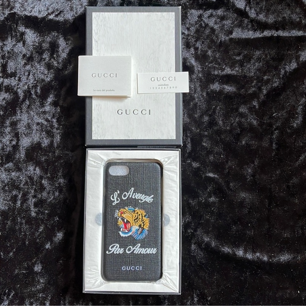 Gucci iPhone 7 / 8 Black Coated Canvas L’Aveugle Par Amour Case - Picture 3 of 10